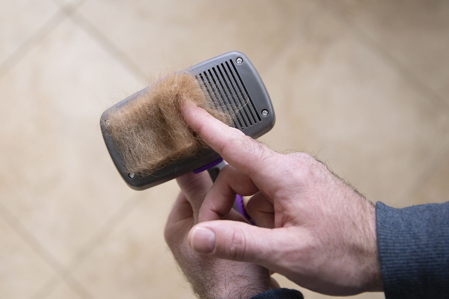 Hertzko Self Cleaning Slicker Brush